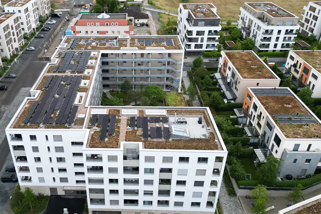 Gemeinschaftliche Gebäudeversorgung vs. Mieterstrom für Mehrfamilienhäusern