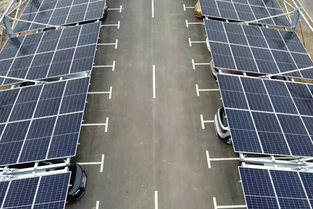 DC-Schnellladen mit Batteriespeicher – Ladelösung für begrenzte Netzanschlüsse